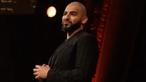 王楚钦率国乒8-0完胜澳洲，速战速决策略解读，九派媒体聚焦